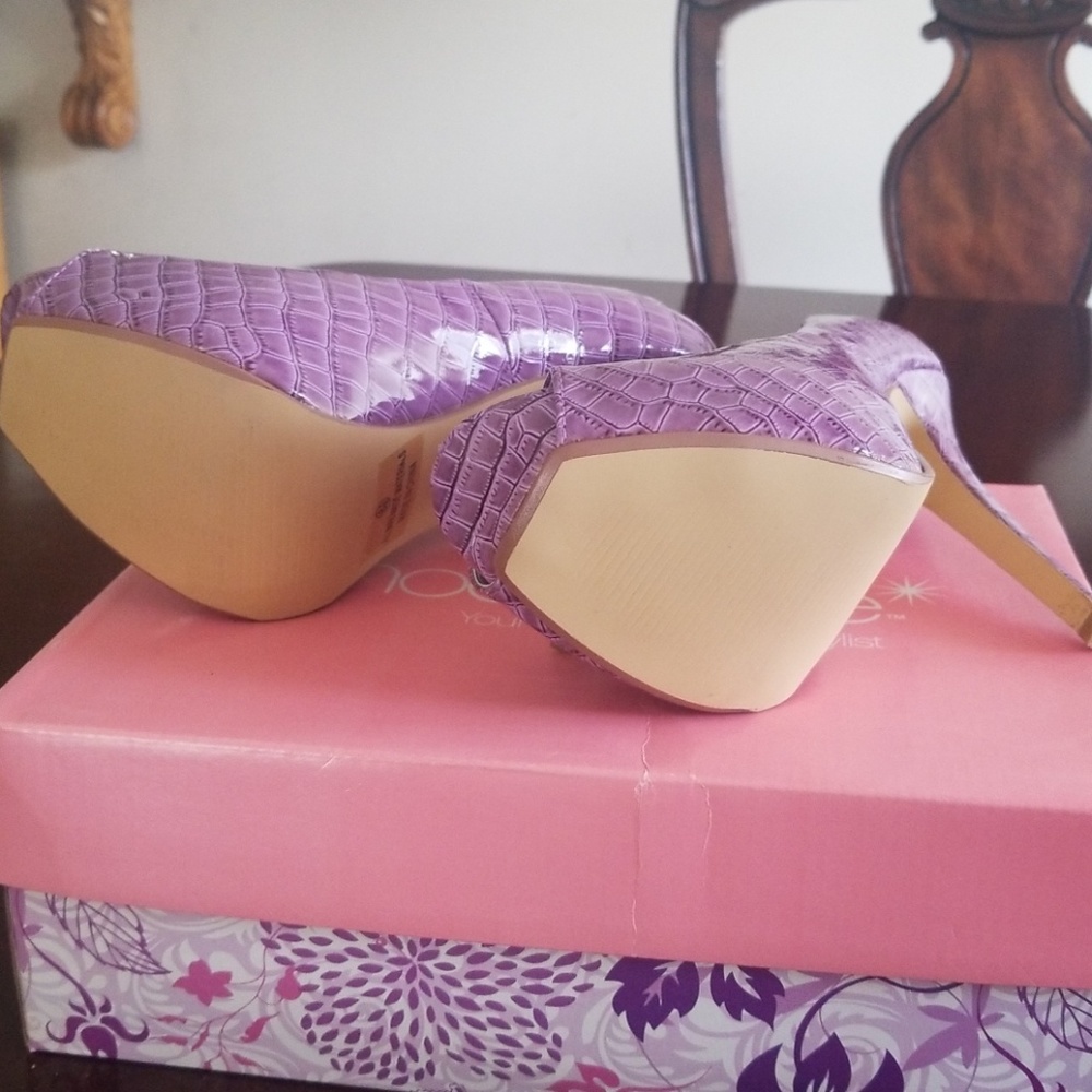 Shoes - Picture 4 of 4